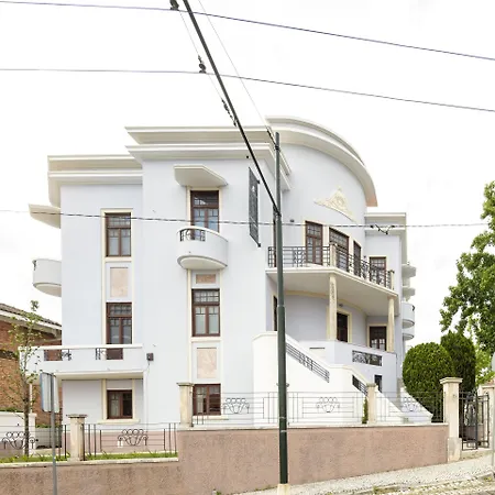 بيت شباب Penedo Da Saudade & *