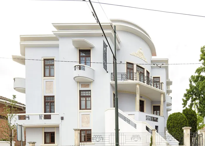 بيت شباب Penedo Da Saudade & *