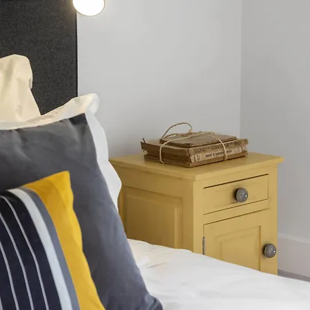 Penedo Da Saudade & بيت شباب كويمبرا