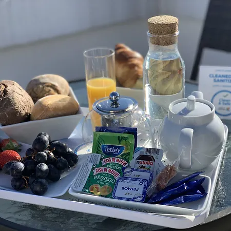 بيت شباب Penedo Da Saudade & *