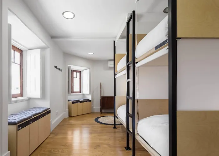 Hostel Penedo Da Saudade & *